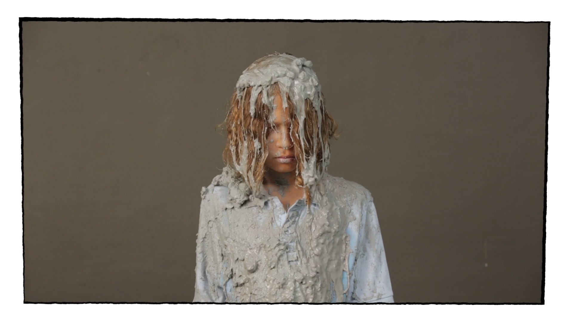 Grundgesetz-Girl (0-04-35-13)